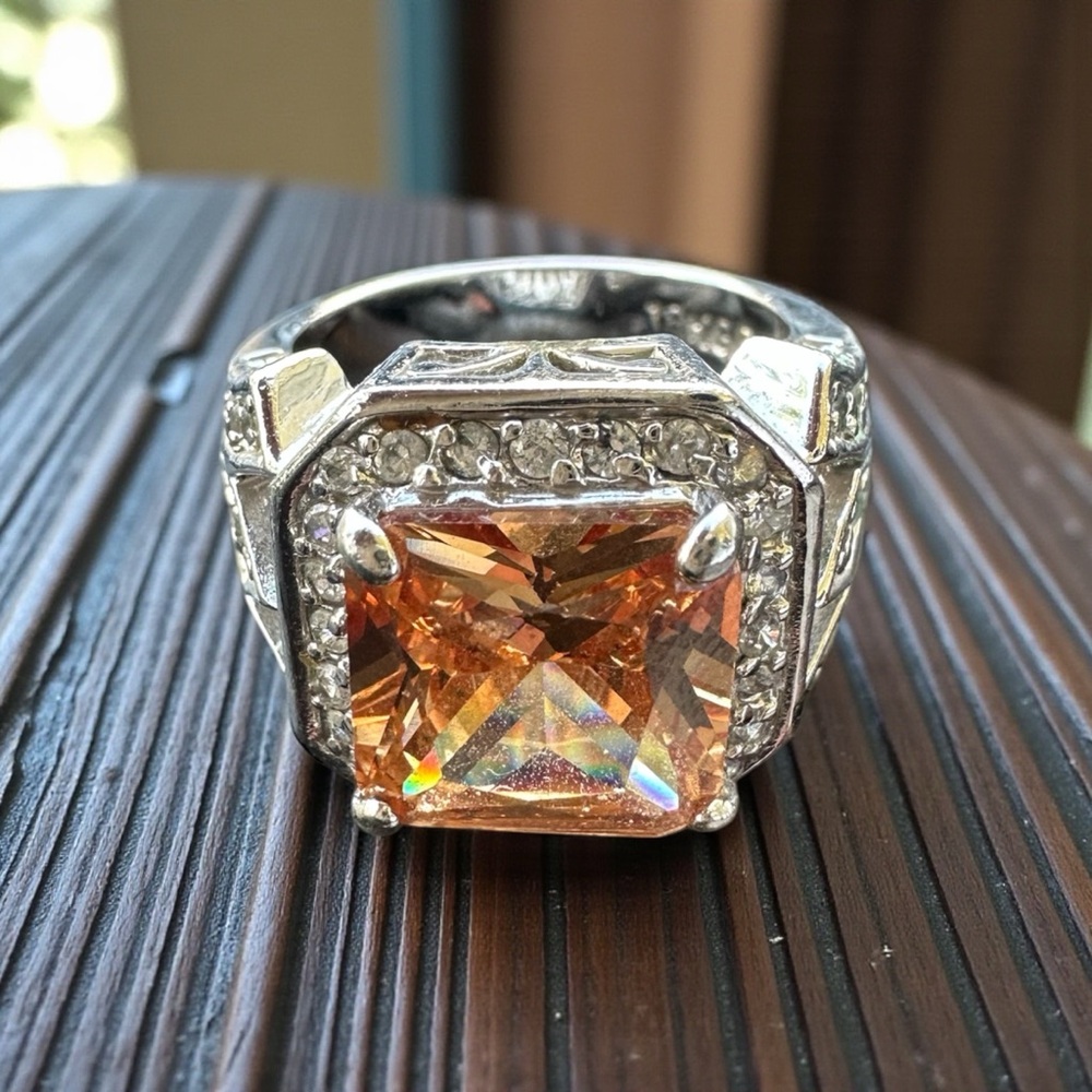 18k white gold electric citerain ring 9 mm